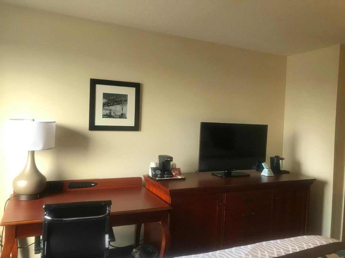 Hotel Regency And Suites 3*